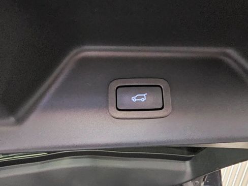 Used 2015 Land Rover Range Rover Supercharged image 34