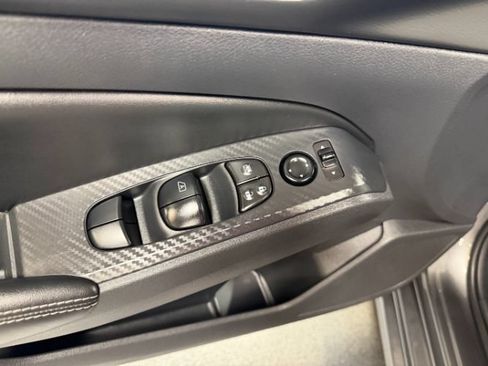 Used 2025 Nissan Altima 2.5 SV FWD image 11