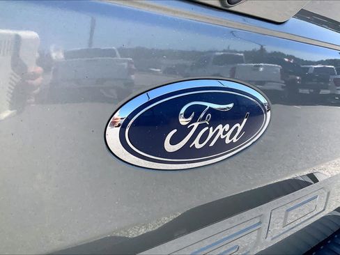 Used 2020 Ford F150 Lariat w/ Trailer Tow Package image 30