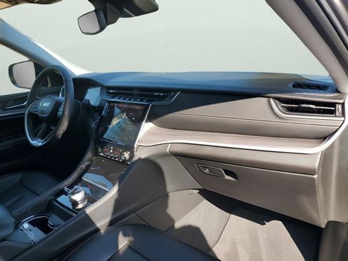 Used 2024 Jeep Grand Cherokee Limited image 14