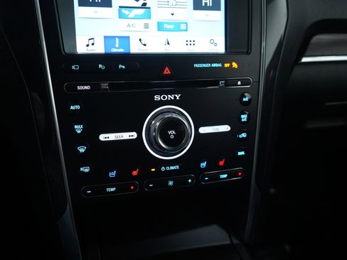 Used 2017 Ford Explorer Limited w/ Equipment Group 301A image 23