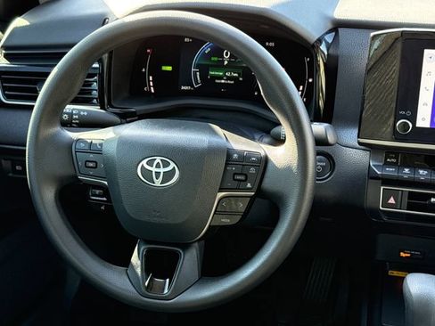 Used 2025 Toyota Camry LE w/ Convenience Package FWD image 13