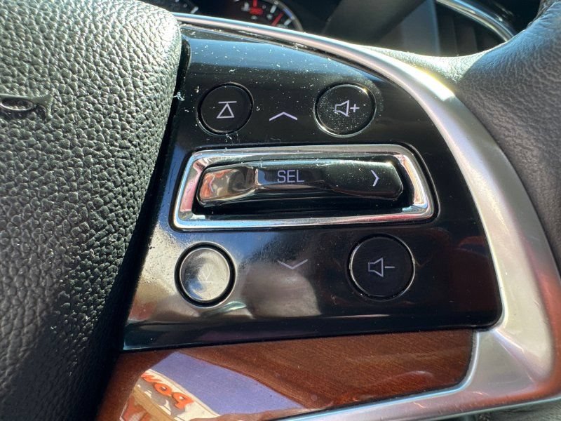 Used 2018 Cadillac Escalade ESV Premium Luxury RWD image 37