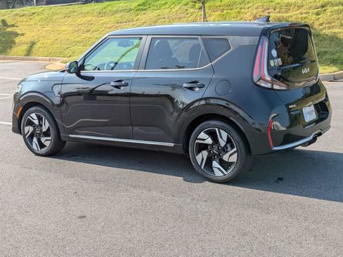 Used 2023 Kia Soul GT-Line w/ GT-Line Technology Package FWD image 6