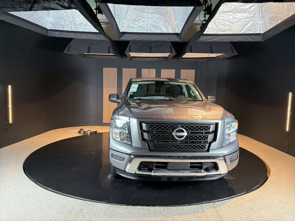 Used 2024 Nissan Titan SV w/ Accessory Utility Package AWD/4WD image 9