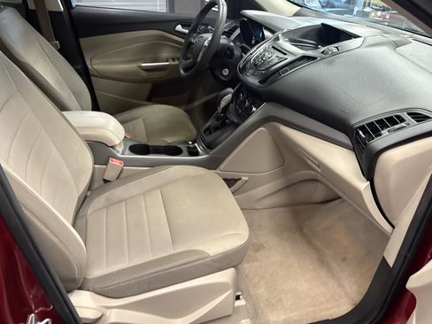 Used 2016 Ford Escape SE FWD image 12