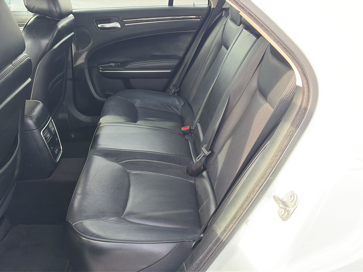 Used 2017 Chrysler 300 C w/ Safetytec Plus Group RWD image 13