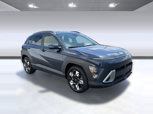 Used 2025 Hyundai Kona SEL FWD image 6