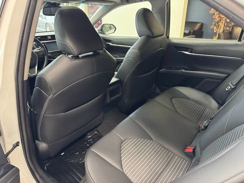 Used 2018 Toyota Camry SE w/ Moonroof Package FWD image 47