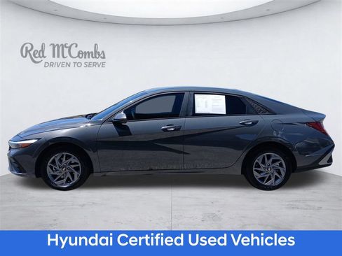 Used 2025 Hyundai Elantra Hybrid FWD image 2