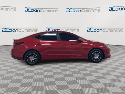 Used 2019 Hyundai Elantra SE FWD image 9