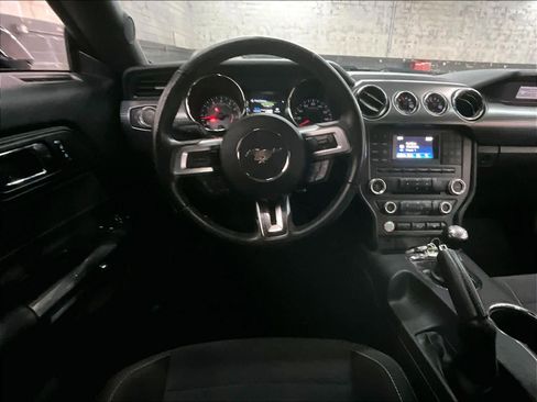 Used 2017 Ford Mustang GT w/ GT Performance Package RWD image 7