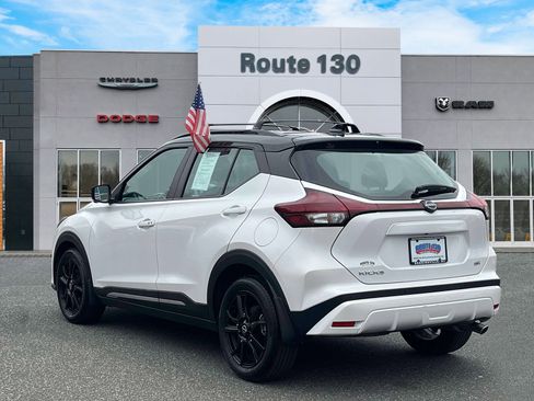 Used 2023 Nissan Kicks SR w/ Exterior Package FWD image 3