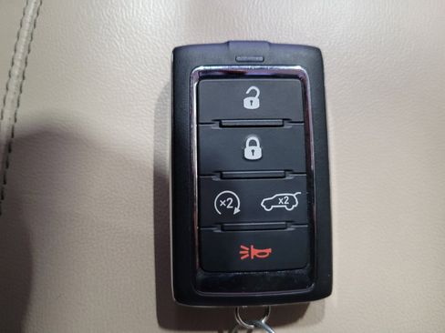 Used 2021 Jeep Grand Cherokee L Limited AWD/4WD image 32