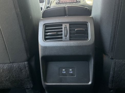 Used 2025 Nissan Rogue SV FWD image 14