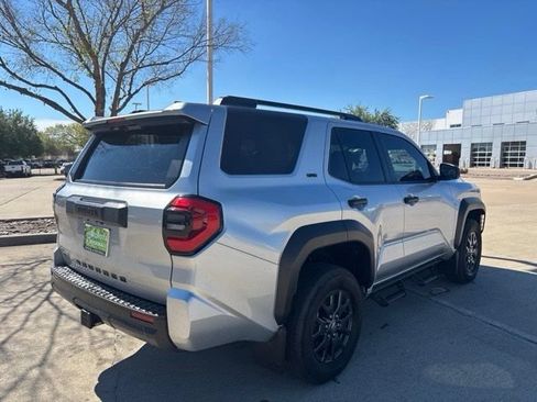 Used 2026 Toyota 4Runner SR5 AWD/4WD image 5