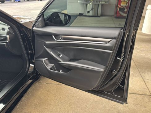 Used 2022 Honda Accord Sport image 12