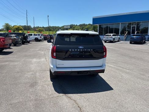 Used 2025 Ford Expedition Active AWD/4WD image 9