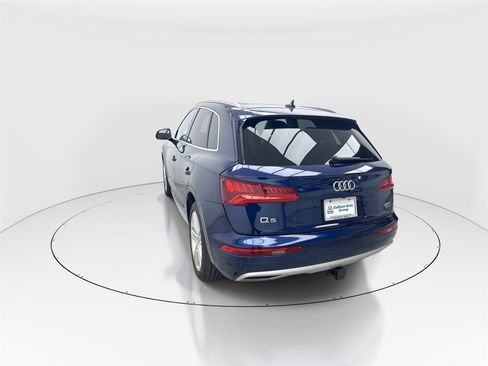 Used 2018 Audi Q5 Prestige w/ Prestige Package image 3