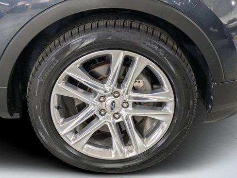 Used 2017 Ford Explorer Limited image 9