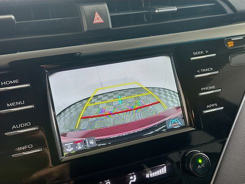 Used 2018 Toyota Camry SE w/ Convenience Package FWD image 22