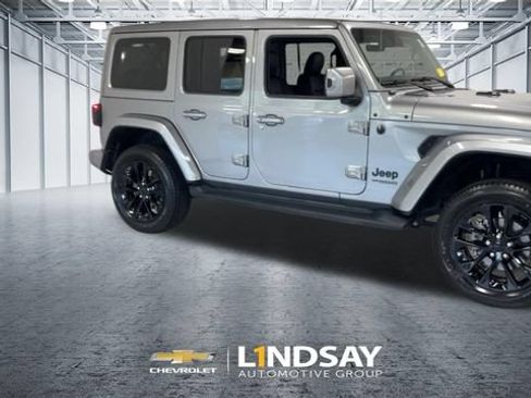 Used 2021 Jeep Wrangler Unlimited Sahara AWD/4WD image 3