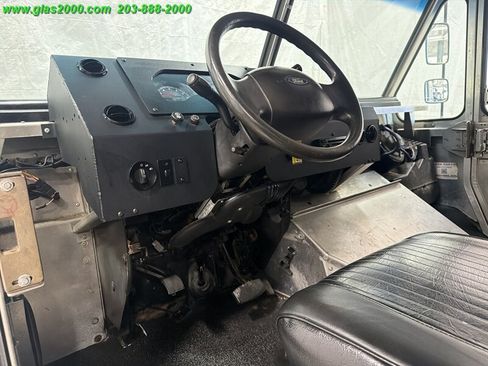 Used 2014 Ford E-350 and Econoline 350 Super Duty w/ A/C Prep Package RWD image 3