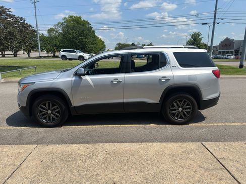 Used 2017 GMC Acadia SLT FWD image 6