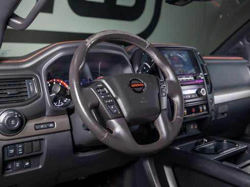 Used 2020 Nissan Titan PRO-4X w/ Pro-4x Convenience Package AWD/4WD image 34