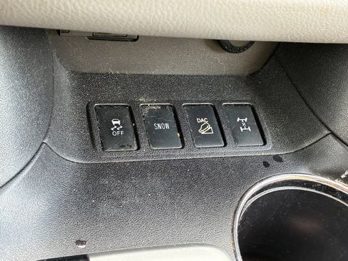 Used 2016 Toyota Highlander XLE AWD/4WD image 8