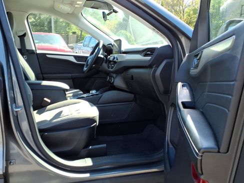 Used 2022 Ford Escape SE w/ Cold Weather Package AWD/4WD image 10