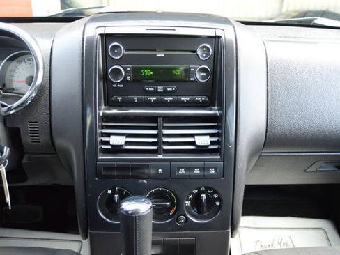 Used 2010 Ford Explorer Sport Trac XLT AWD/4WD image 23