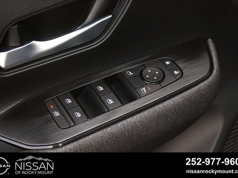 Certified 2025 Nissan Kicks SV FWD image 10
