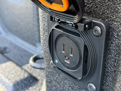 New 2026 GMC Sierra 1500 SLT image 10