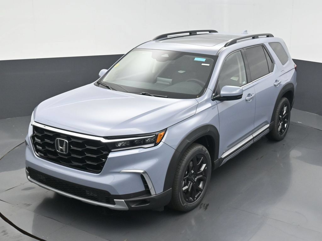 New 2025 Honda Pilot Touring image 9