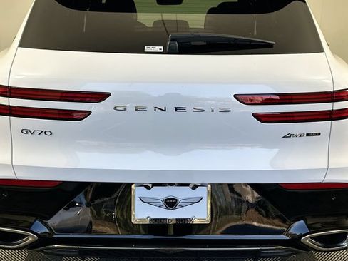 Certified 2026 Genesis GV70 3.5T Sport Advanced AWD/4WD image 22