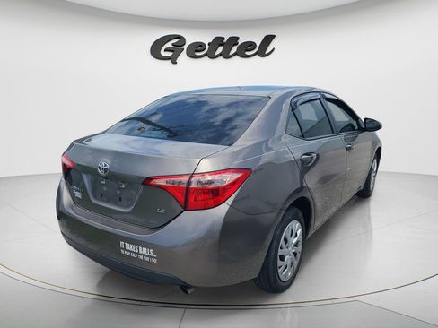Used 2018 Toyota Corolla LE FWD image 3
