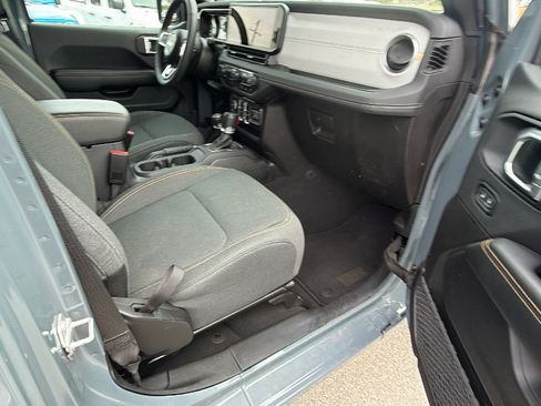 Used 2025 Jeep Wrangler Sahara w/ Safety Group image 19