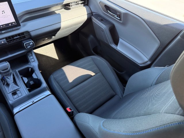 Used 2026 Toyota RAV4 SE AWD/4WD image 25