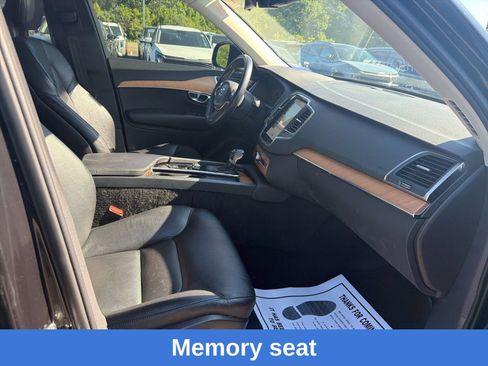 Used 2021 Volvo XC90 T6 Momentum AWD/4WD image 27