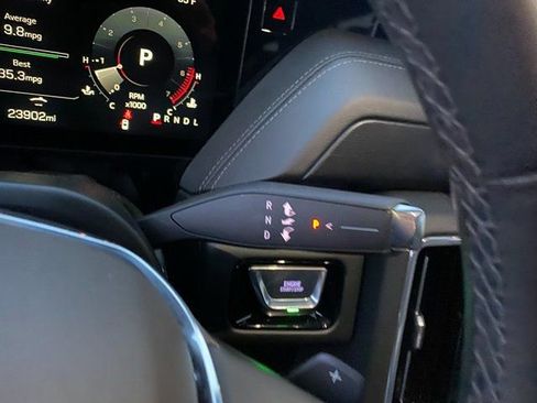 Used 2025 GMC Yukon Denali image 27