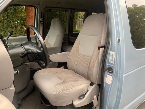 Used 1999 Ford E-350 and Econoline 350 XLT image 13