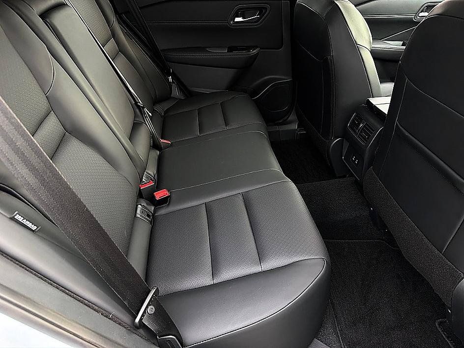 Used 2026 Nissan Rogue Dark Armor FWD image 25