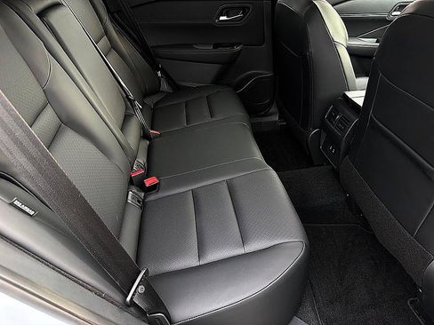 Used 2026 Nissan Rogue Dark Armor FWD image 25