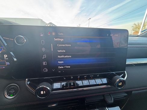 Certified 2024 Chevrolet Colorado Z71 w/ Z71 Convenience Package 2 image 8