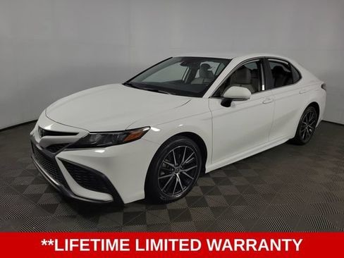 Used 2023 Toyota Camry SE w/ Convenience Package FWD image 3