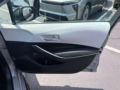 Used 2021 Toyota Corolla SE w/ Carpet Mat Package (TMS) FWD image 9