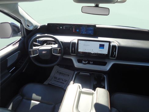 Used 2025 Ford Expedition Max Active AWD/4WD image 12