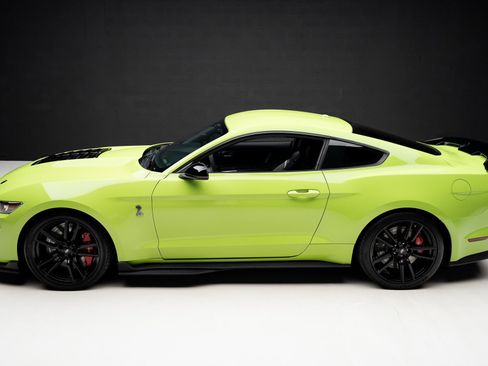 Used 2020 Ford Mustang Shelby GT500 w/ Technology Package image 18