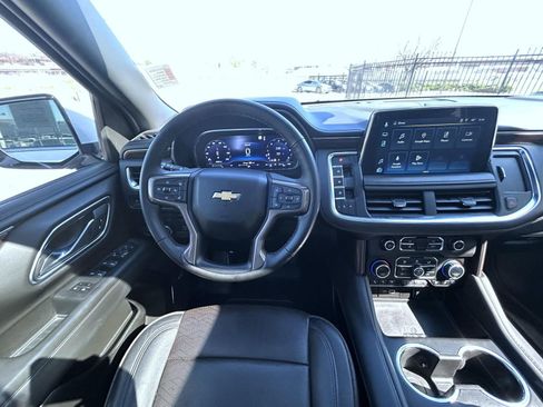 Used 2023 Chevrolet Suburban High Country w/ LPO, Illumination Package AWD/4WD image 13